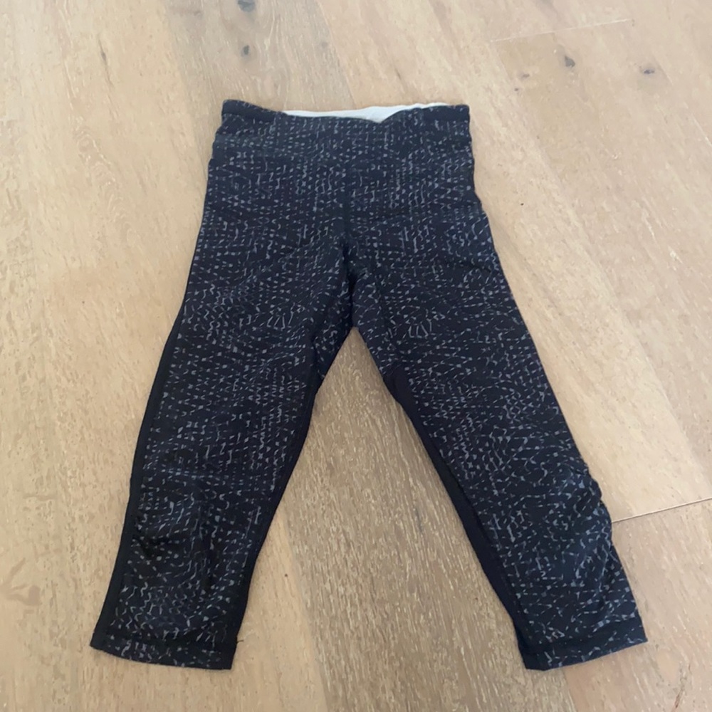 Lululemon size 2